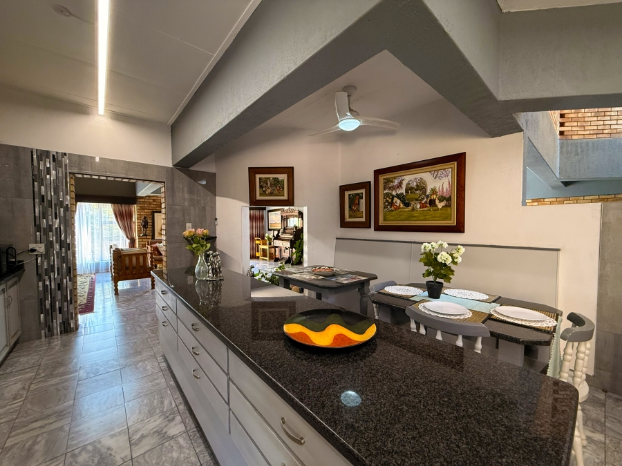 6 Bedroom Property for Sale in Van Der Hoff Park North West